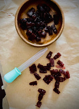 Load image into Gallery viewer, diY ElderbeAry Gummy kit